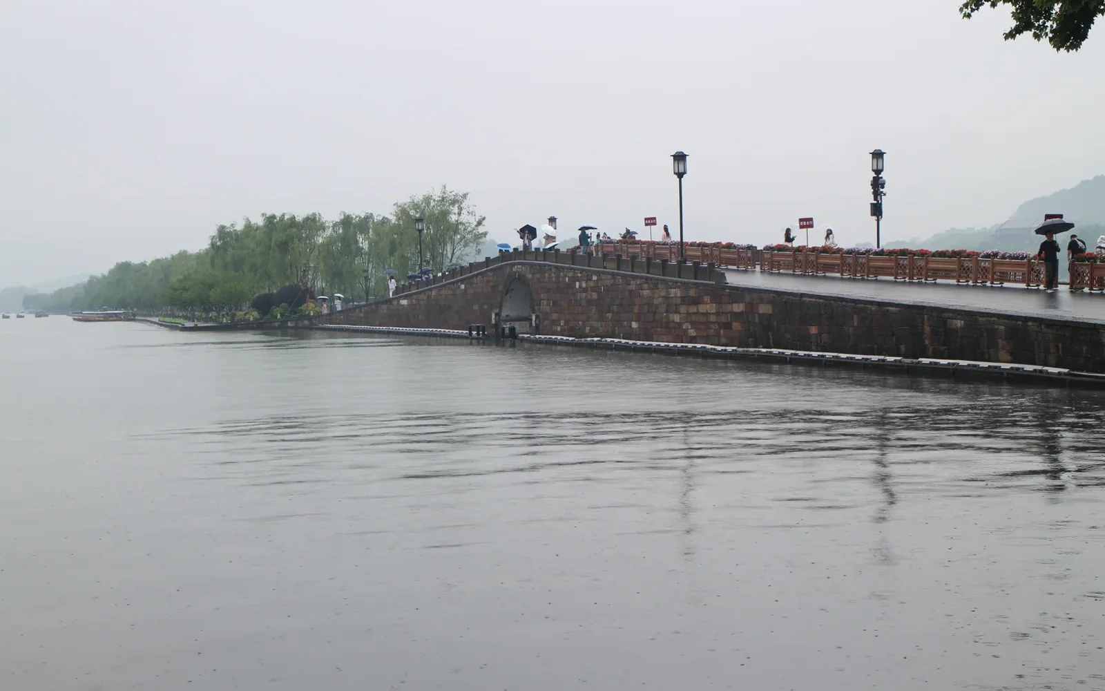 Broken Bridge at Hangzhou West Lake