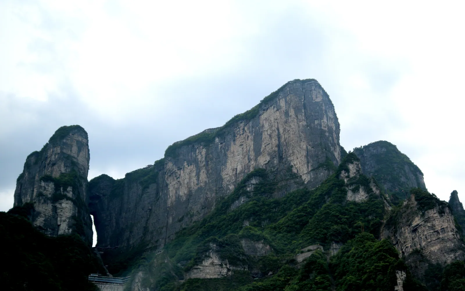 Cliffs of Tianmen Mountain