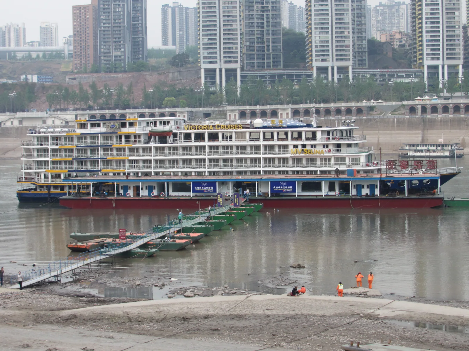 Yangtze River cruise ship