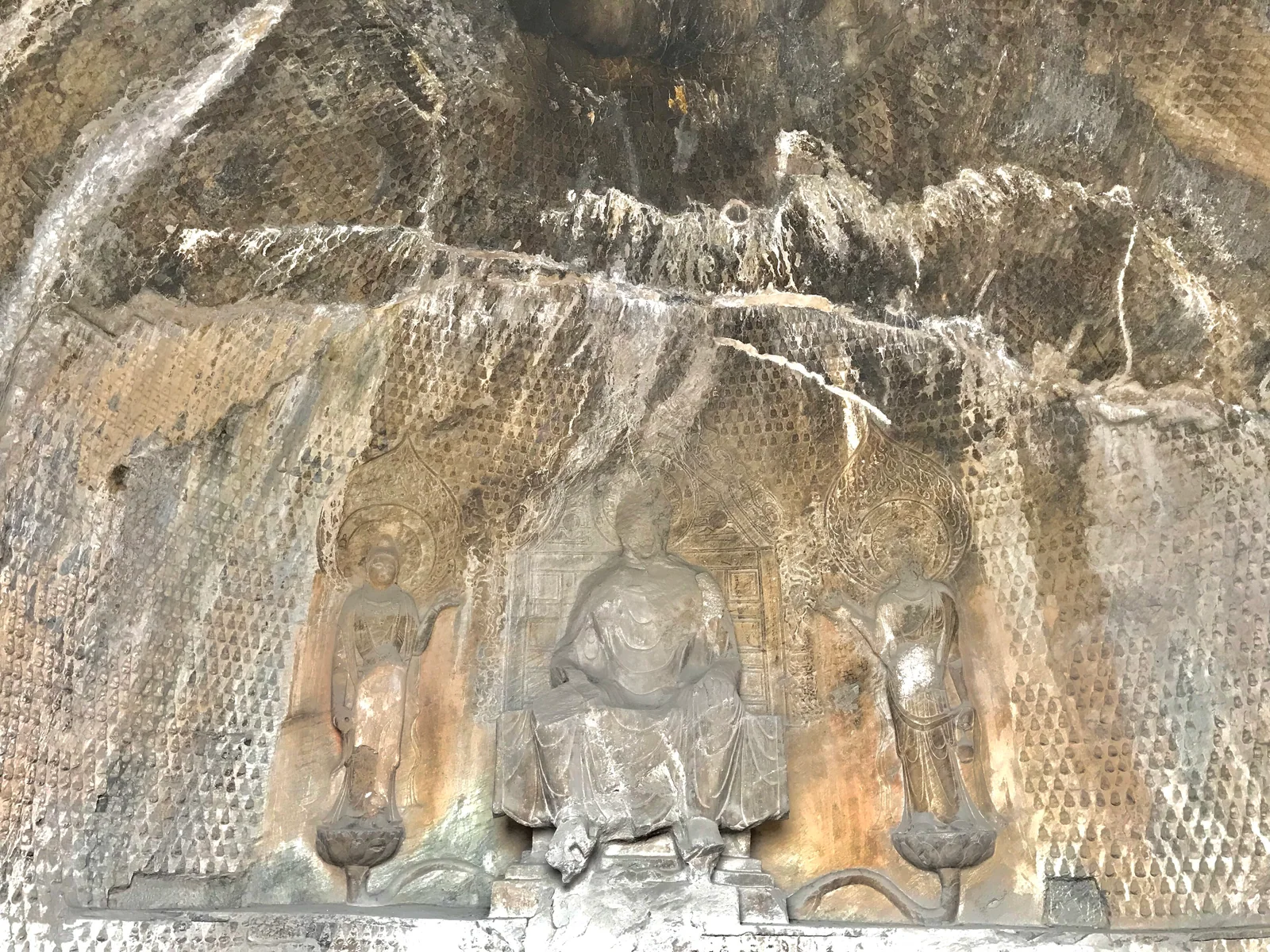 龍門石窟の仏像彫刻